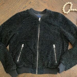 AMERICAN EAGLE AEO FAUX-SHERPA ZIP UP CREWNECK JACKET- M